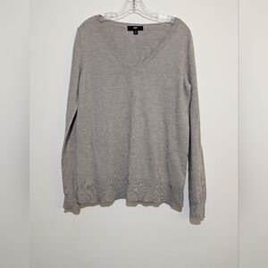 Gray V-Neck Long Sleeve Sweater
